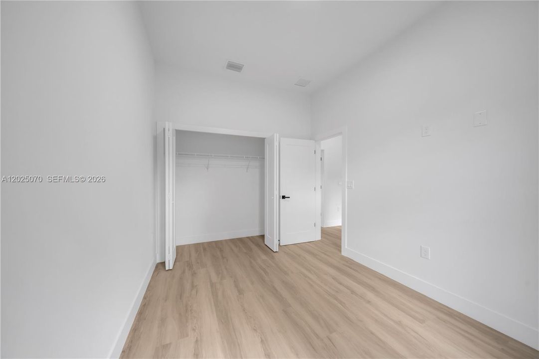 На продажу: $389,000 (3 спален, 2 ванн, 1742 Квадратных фут)