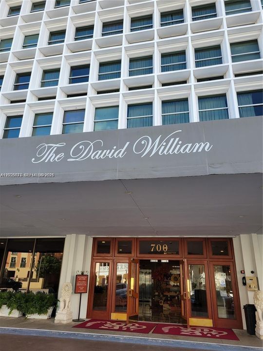 For Sale: $349,000 (1 beds, 1 baths, 790 Square Feet)