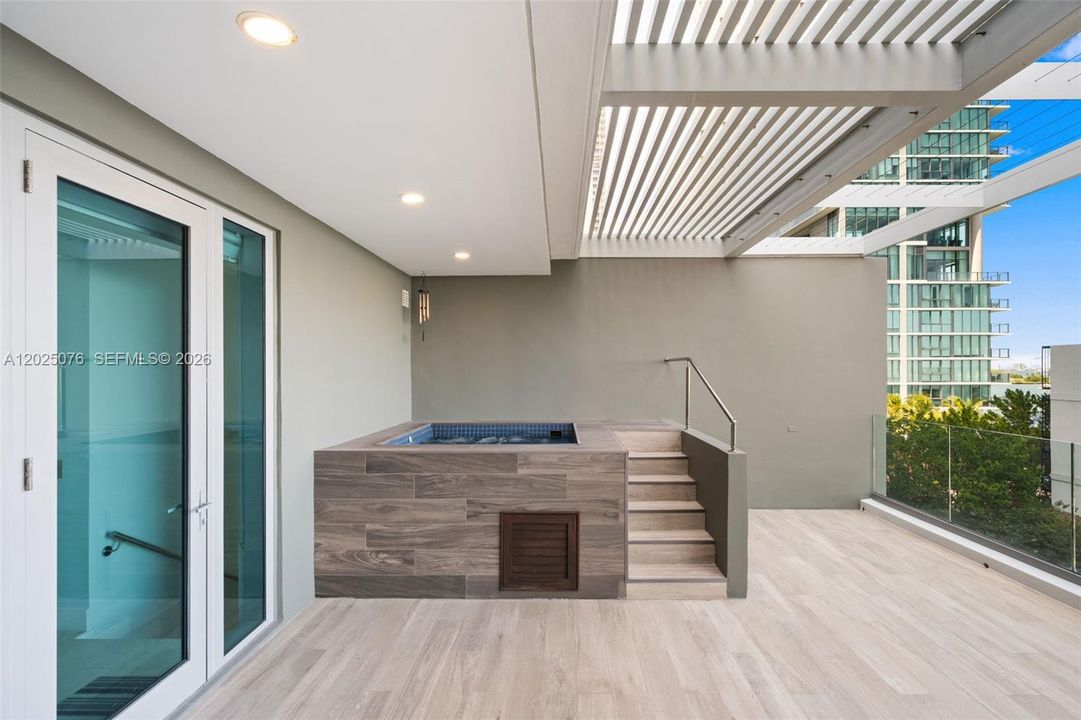 For Sale: $3,350,000 (3 beds, 4 baths, 3336 Square Feet)