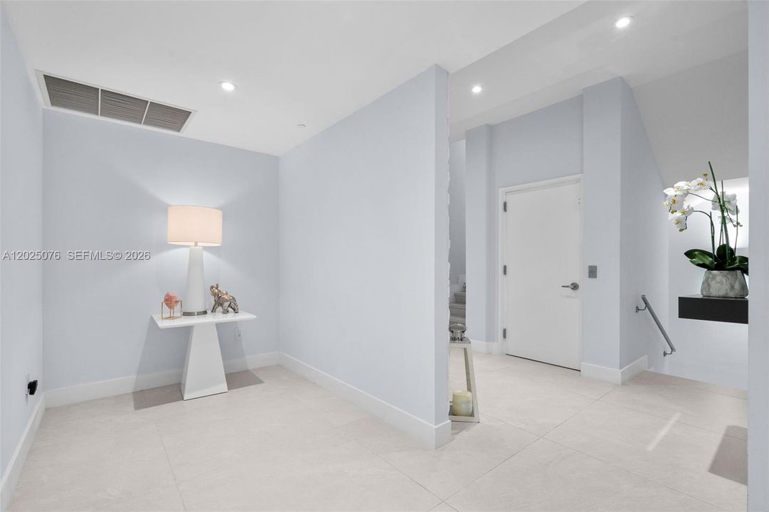 For Sale: $3,350,000 (3 beds, 4 baths, 3336 Square Feet)