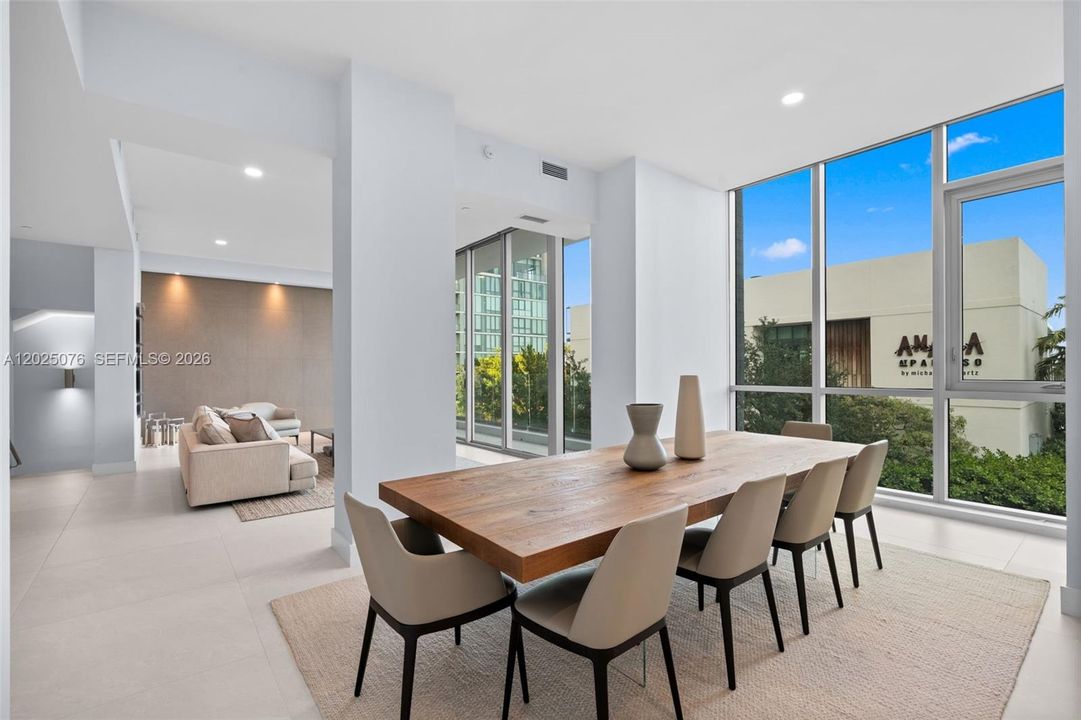 For Sale: $3,350,000 (3 beds, 4 baths, 3336 Square Feet)