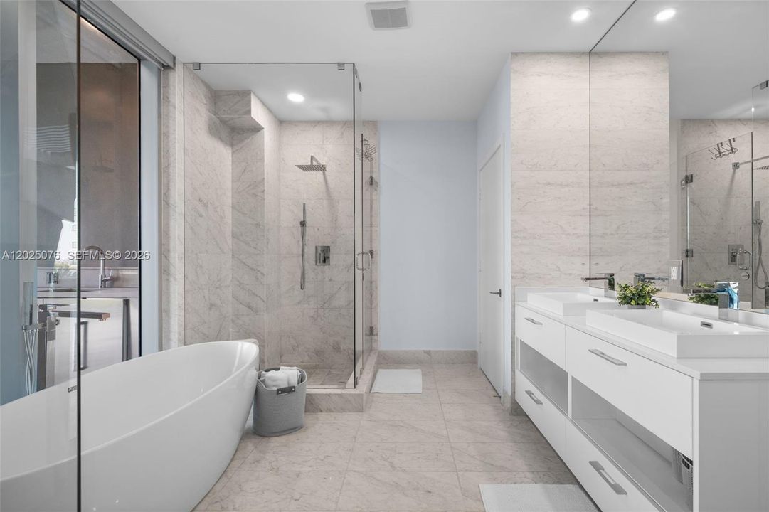 For Sale: $3,350,000 (3 beds, 4 baths, 3336 Square Feet)