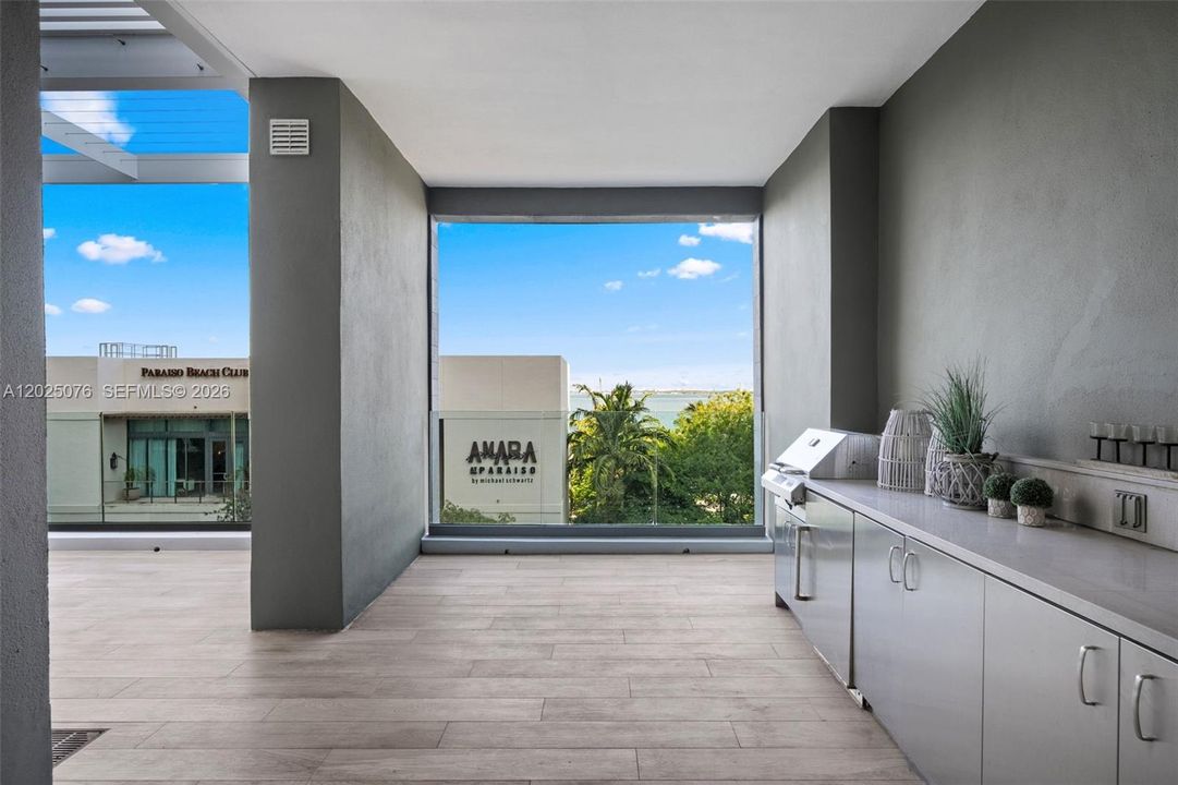 For Sale: $3,350,000 (3 beds, 4 baths, 3336 Square Feet)