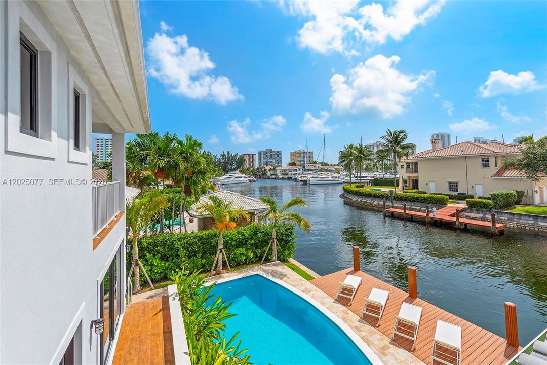 For Sale: $4,950,000 (5 beds, 6 baths, 4021 Square Feet)