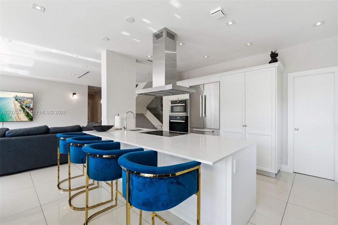 For Sale: $4,950,000 (5 beds, 6 baths, 4021 Square Feet)