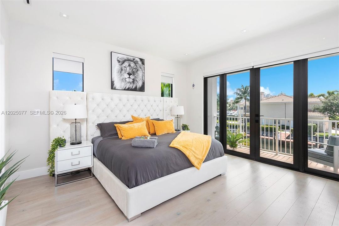 For Sale: $4,950,000 (5 beds, 6 baths, 4021 Square Feet)