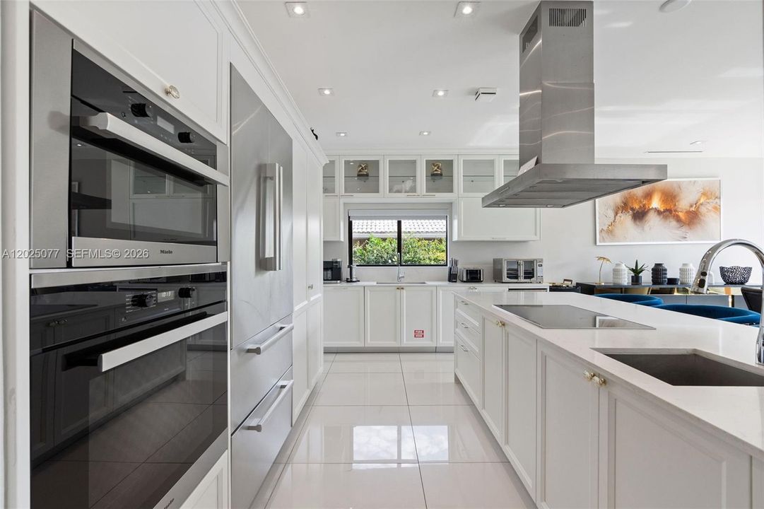 For Sale: $4,950,000 (5 beds, 6 baths, 4021 Square Feet)