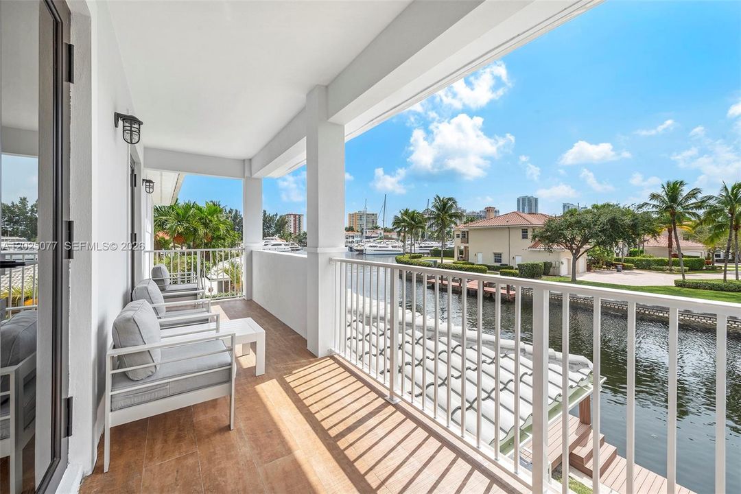 For Sale: $4,950,000 (5 beds, 6 baths, 4021 Square Feet)