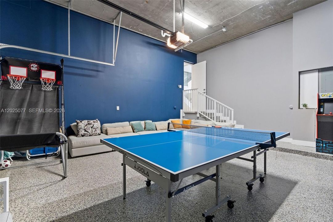 For Sale: $4,950,000 (5 beds, 6 baths, 4021 Square Feet)
