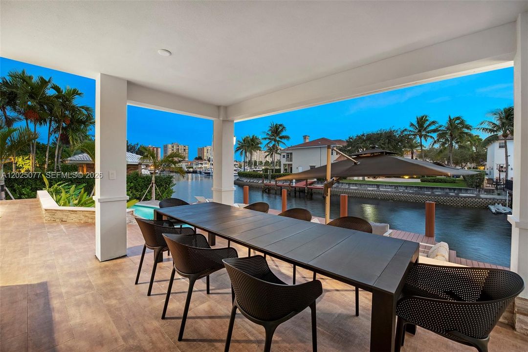 For Sale: $4,950,000 (5 beds, 6 baths, 4021 Square Feet)