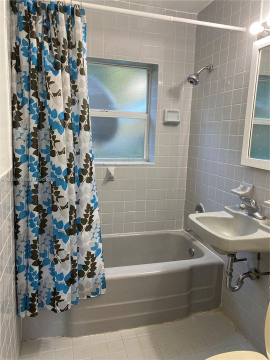 В аренду: $3,000 (3 спален, 2 ванн, 1210 Квадратных фут)