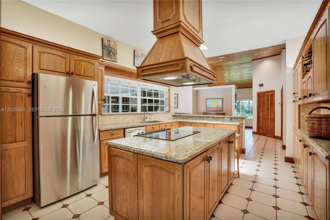На продажу: $1,499,990 (6 спален, 3 ванн, 3282 Квадратных фут)