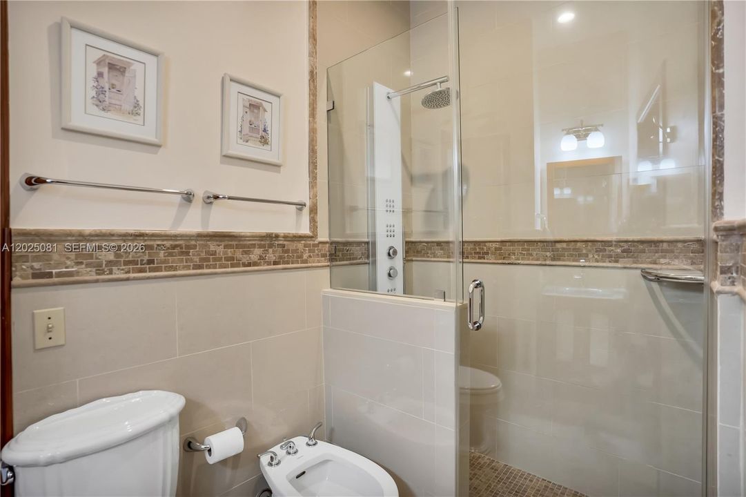 На продажу: $1,499,990 (6 спален, 3 ванн, 3282 Квадратных фут)