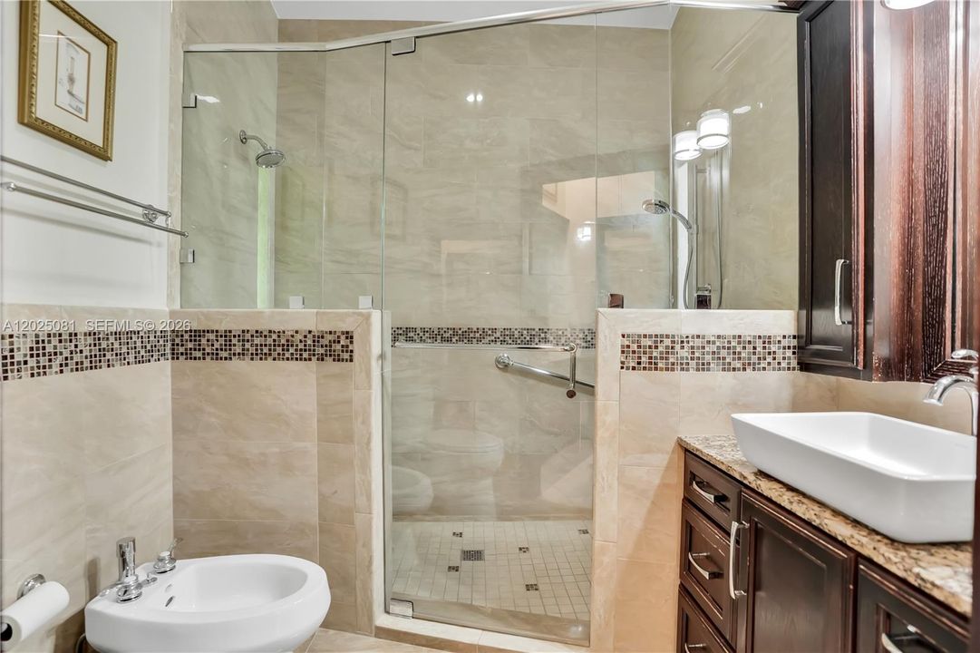 На продажу: $1,499,990 (6 спален, 3 ванн, 3282 Квадратных фут)