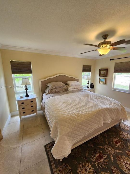 For Sale: $199,000 (2 beds, 2 baths, 1221 Square Feet)