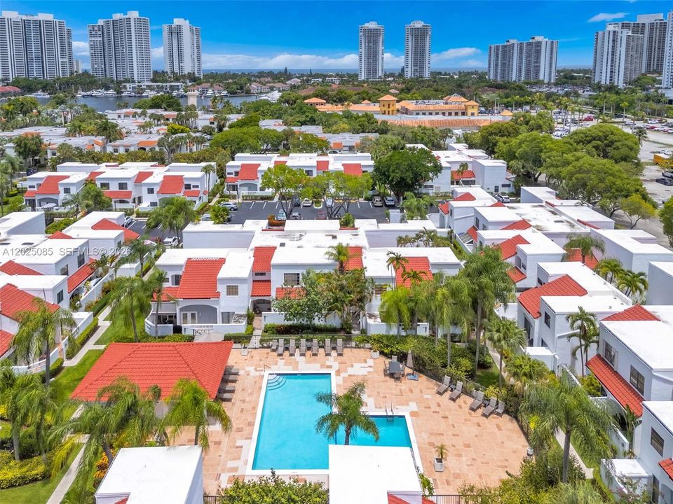 En Venta: $499,000 (3 camas, 2 baños, 1365 Pies cuadrados)