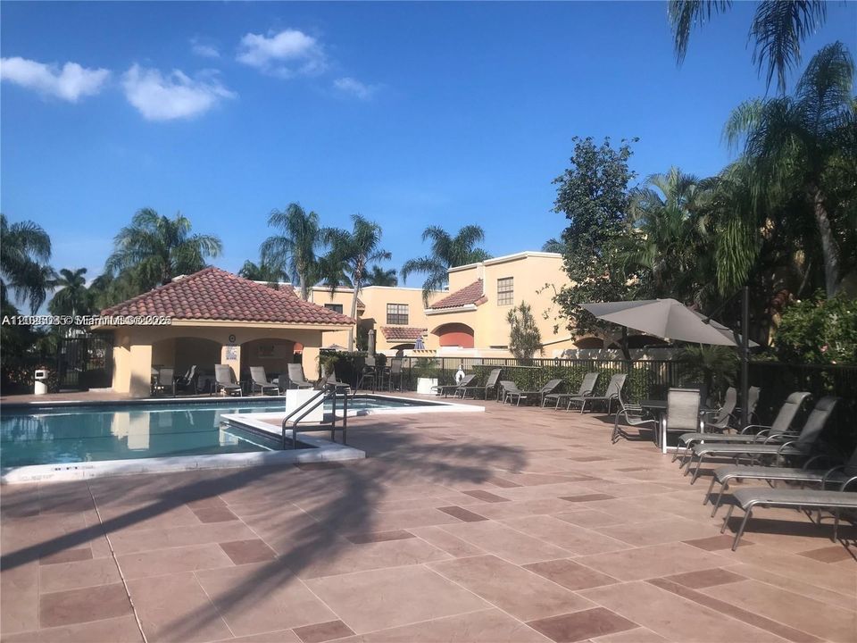 En Venta: $499,000 (3 camas, 2 baños, 1365 Pies cuadrados)
