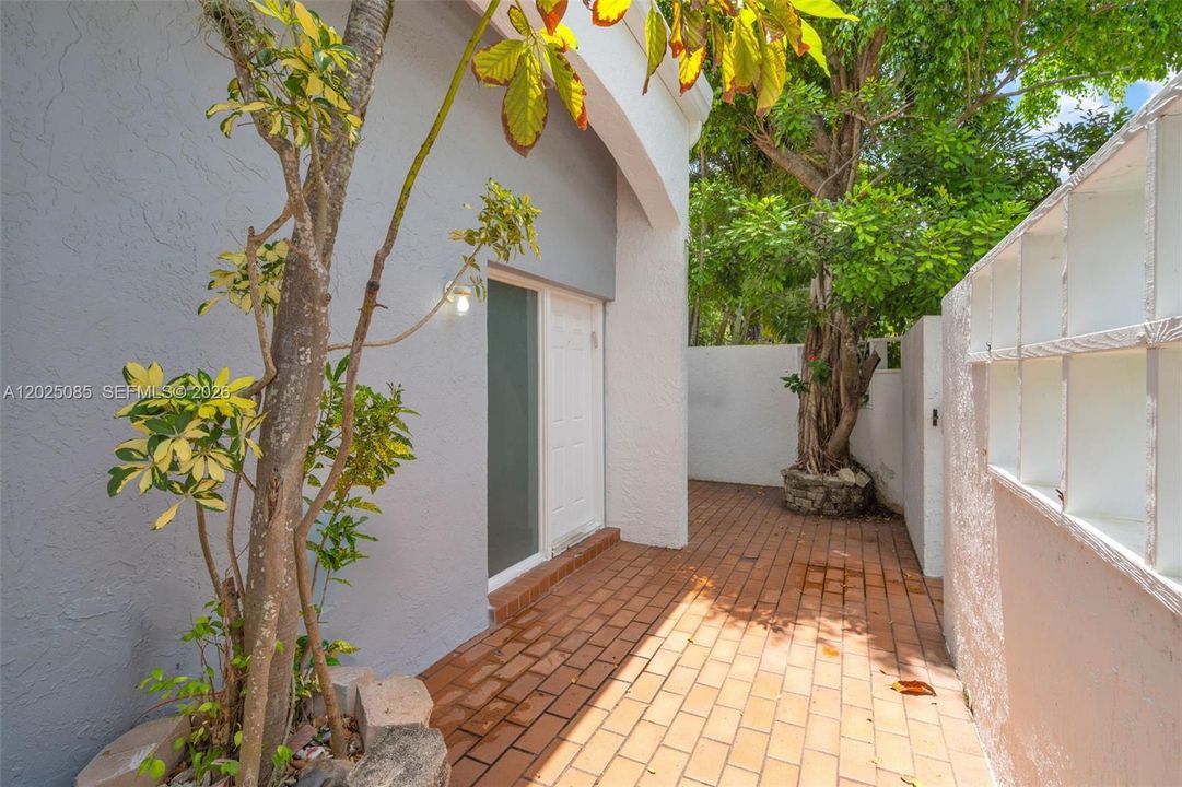 En Venta: $499,000 (3 camas, 2 baños, 1365 Pies cuadrados)