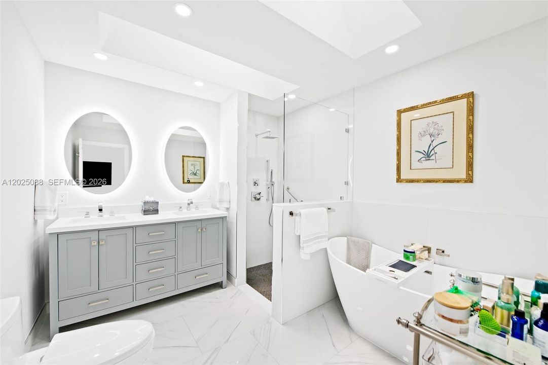 For Sale: $585,000 (3 beds, 2 baths, 1920 Square Feet)