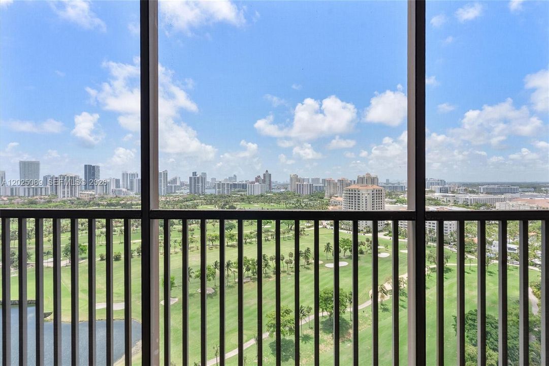 En Venta: $229,000 (1 camas, 1 baños, 913 Pies cuadrados)