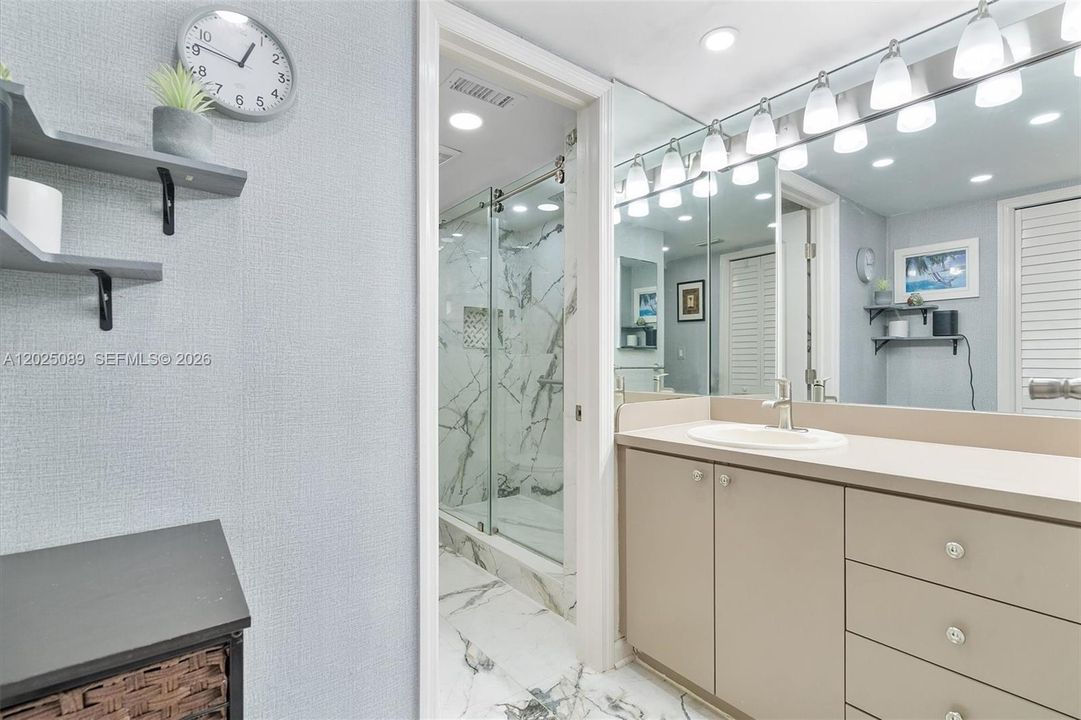 En Venta: $229,000 (1 camas, 1 baños, 913 Pies cuadrados)