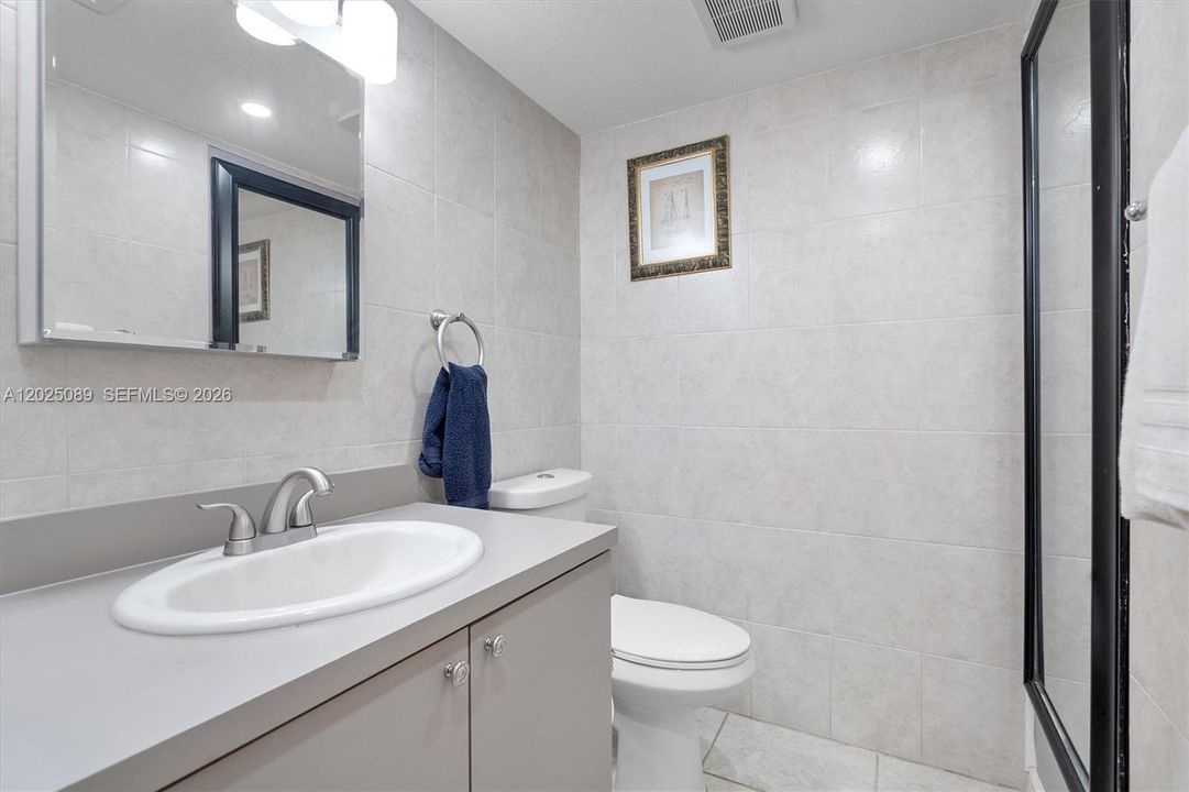 En Venta: $229,000 (1 camas, 1 baños, 913 Pies cuadrados)