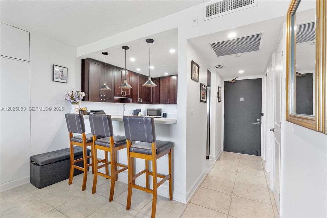 En Venta: $229,000 (1 camas, 1 baños, 913 Pies cuadrados)
