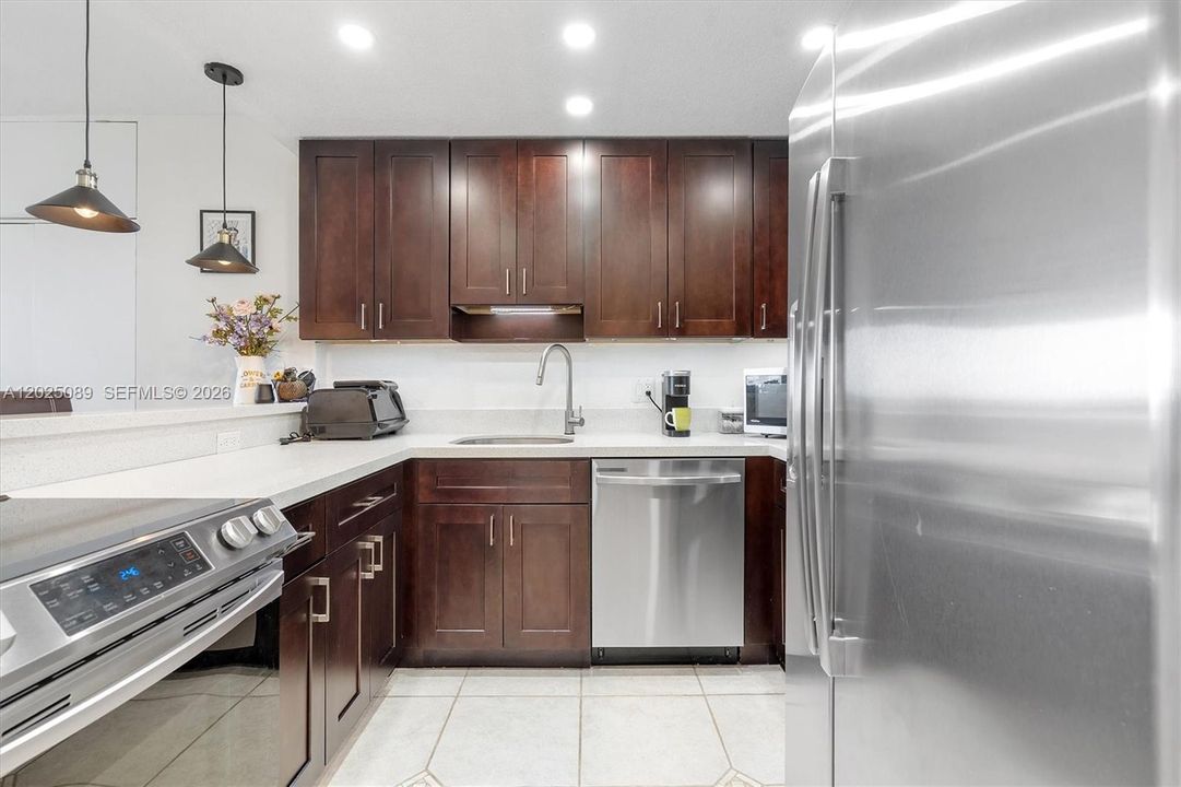 En Venta: $229,000 (1 camas, 1 baños, 913 Pies cuadrados)