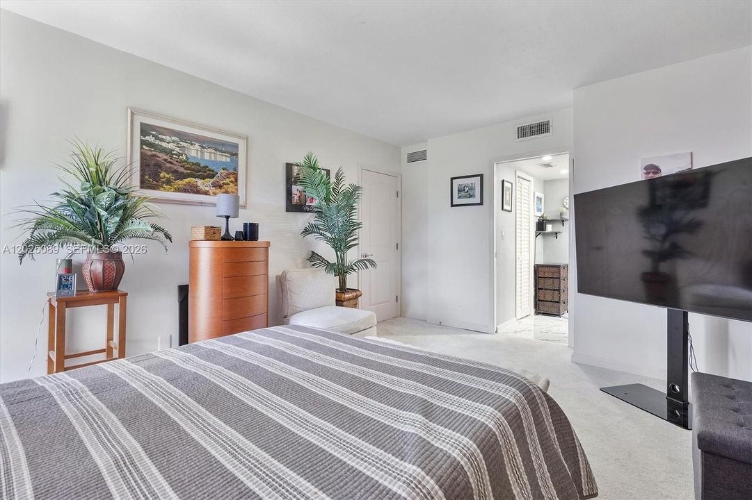 En Venta: $229,000 (1 camas, 1 baños, 913 Pies cuadrados)
