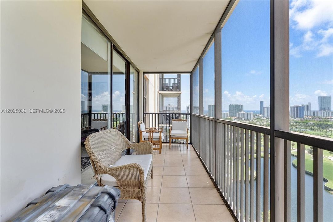 En Venta: $229,000 (1 camas, 1 baños, 913 Pies cuadrados)