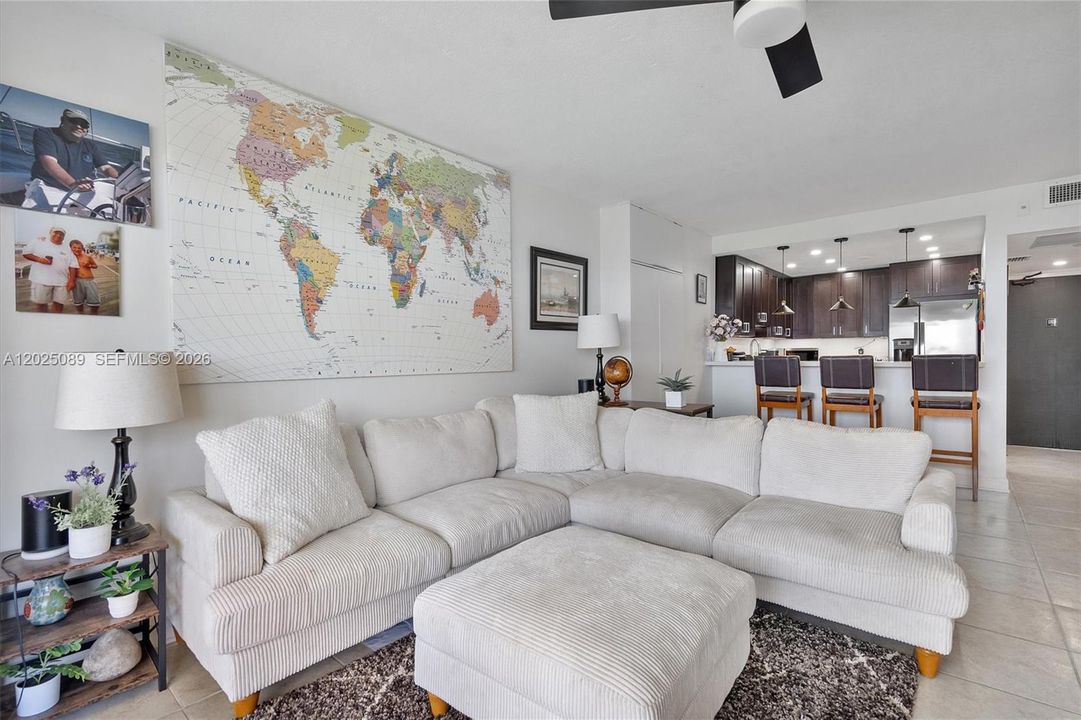 En Venta: $229,000 (1 camas, 1 baños, 913 Pies cuadrados)