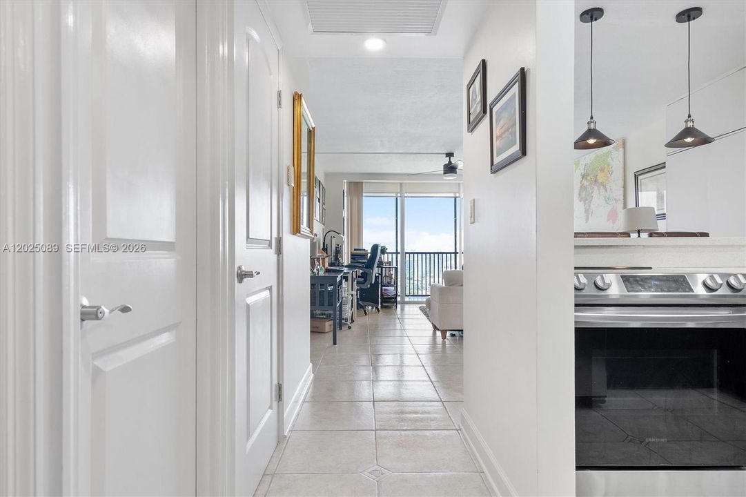 En Venta: $229,000 (1 camas, 1 baños, 913 Pies cuadrados)