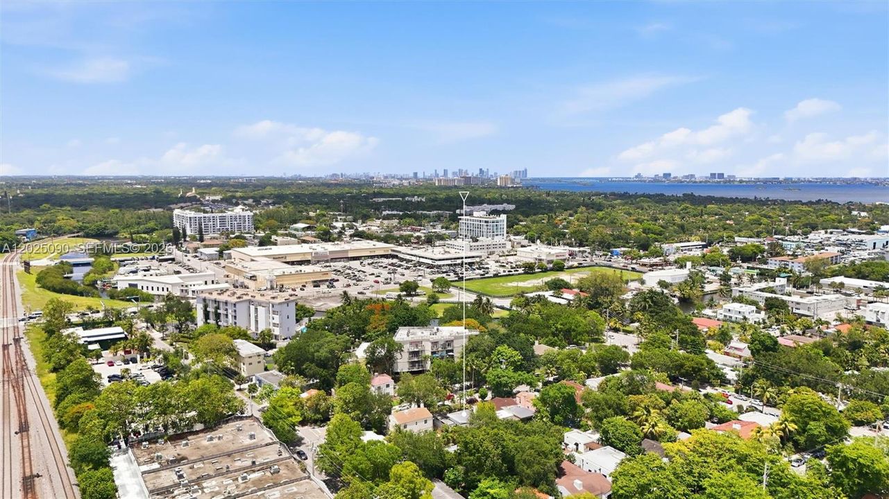 Active With Contract: $988,000 (2 beds, 2 baths, 1346 Square Feet)