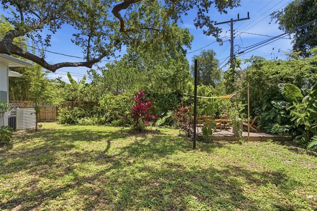Active With Contract: $988,000 (2 beds, 2 baths, 1346 Square Feet)