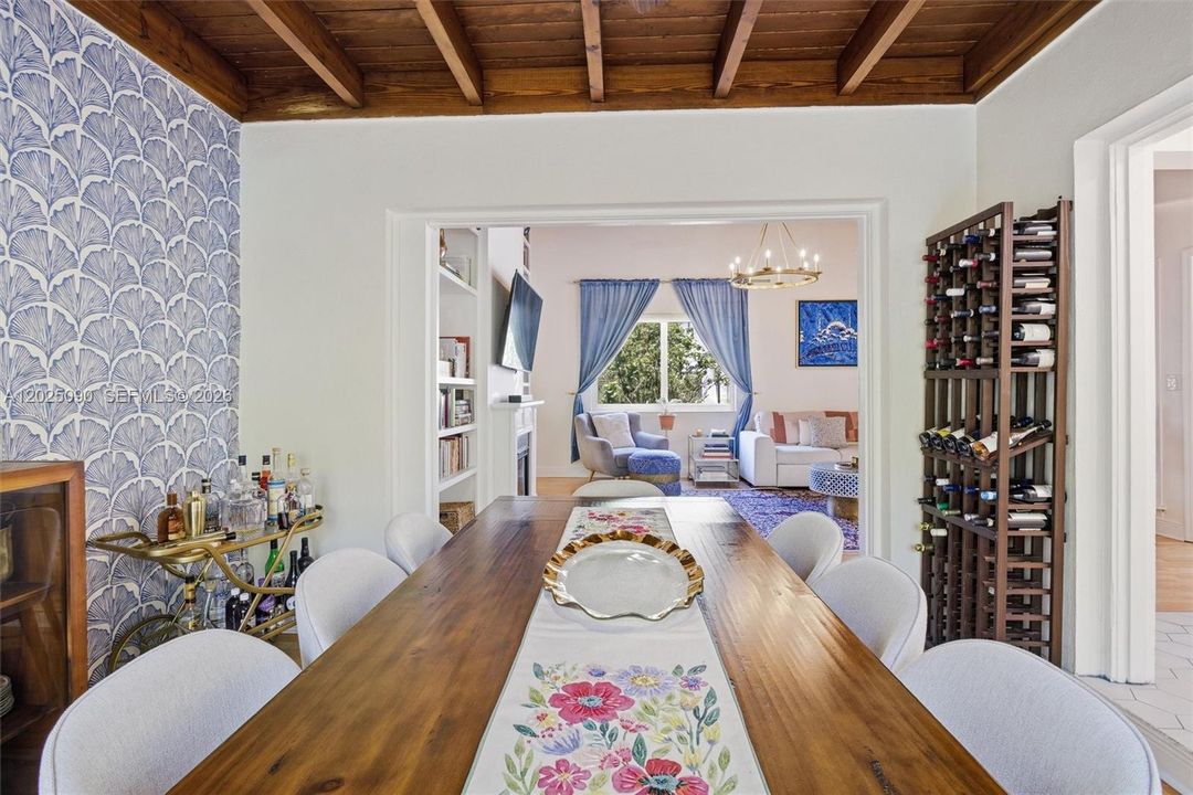 Active With Contract: $988,000 (2 beds, 2 baths, 1346 Square Feet)