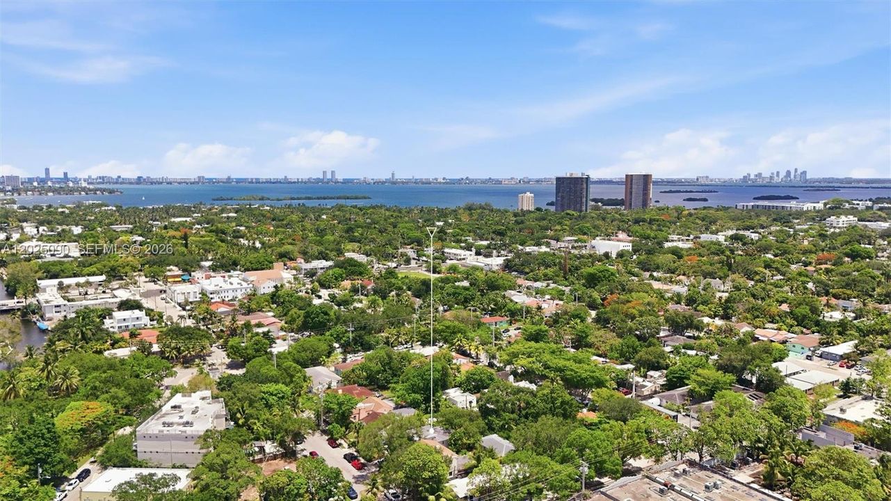 Active With Contract: $988,000 (2 beds, 2 baths, 1346 Square Feet)