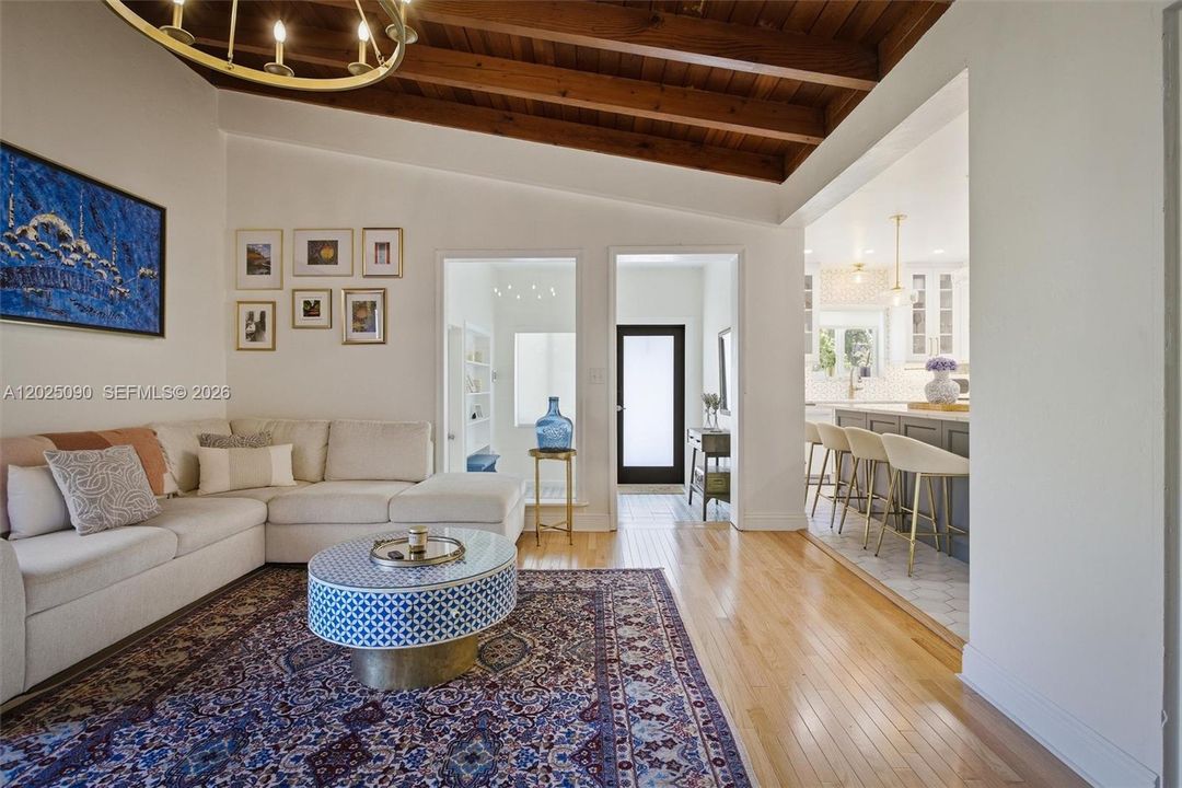 Active With Contract: $988,000 (2 beds, 2 baths, 1346 Square Feet)