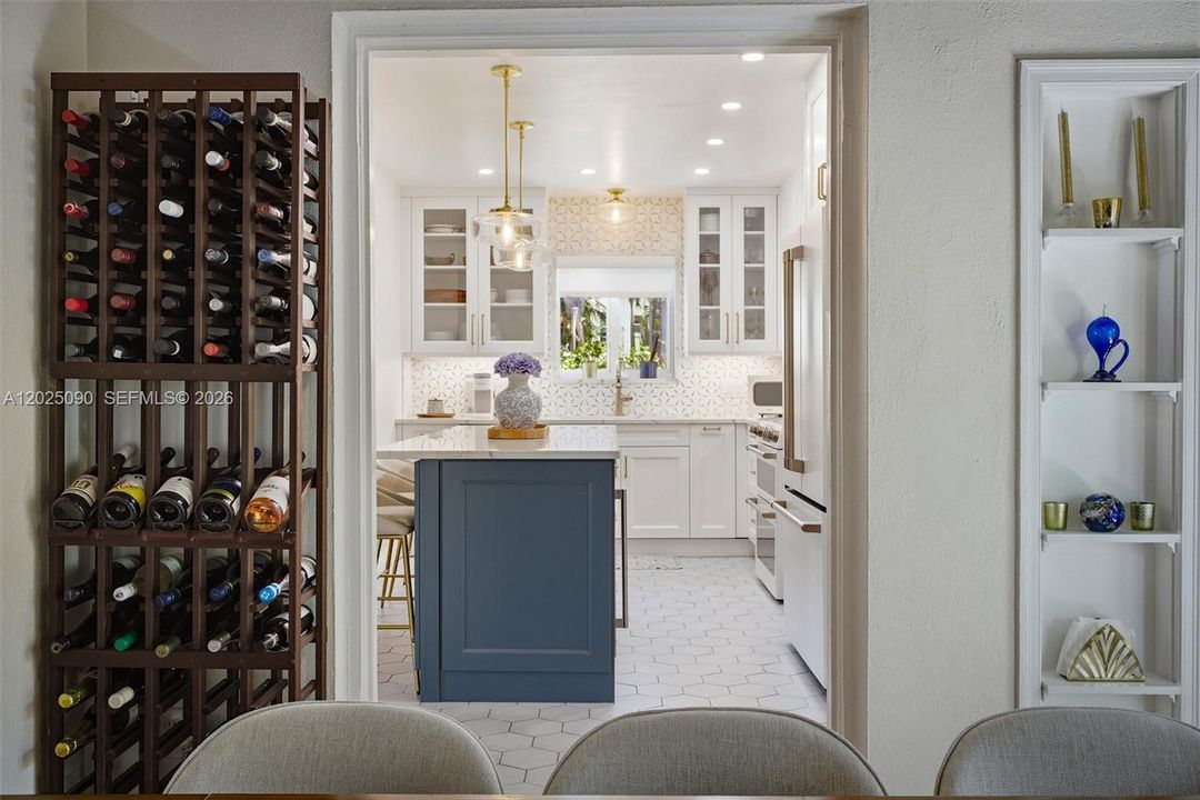 Active With Contract: $988,000 (2 beds, 2 baths, 1346 Square Feet)