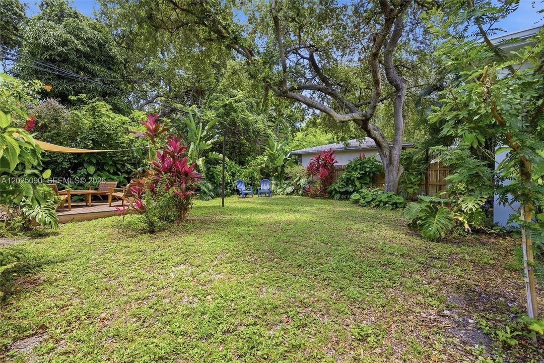 Active With Contract: $988,000 (2 beds, 2 baths, 1346 Square Feet)