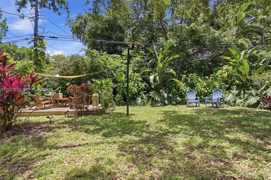 Active With Contract: $988,000 (2 beds, 2 baths, 1346 Square Feet)