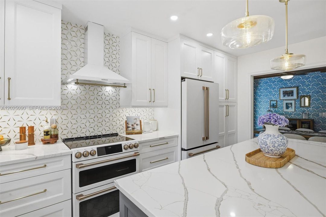 Active With Contract: $988,000 (2 beds, 2 baths, 1346 Square Feet)