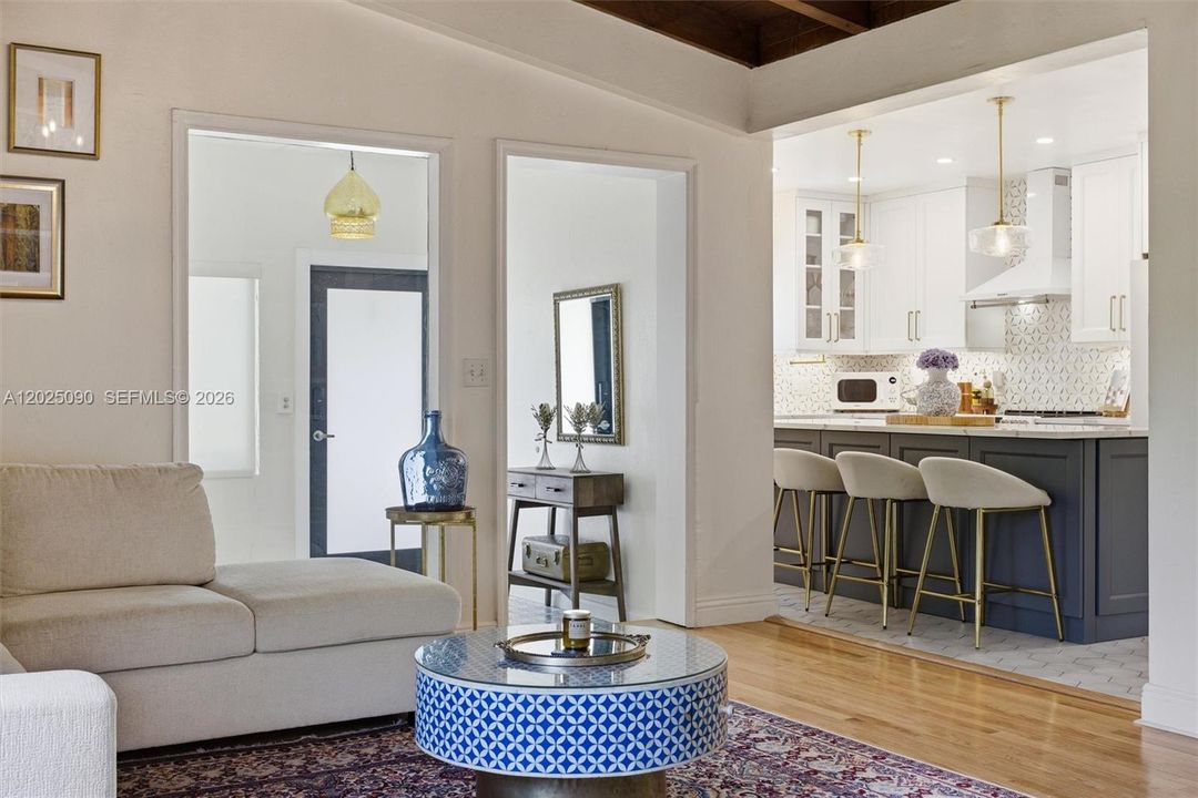 Active With Contract: $988,000 (2 beds, 2 baths, 1346 Square Feet)