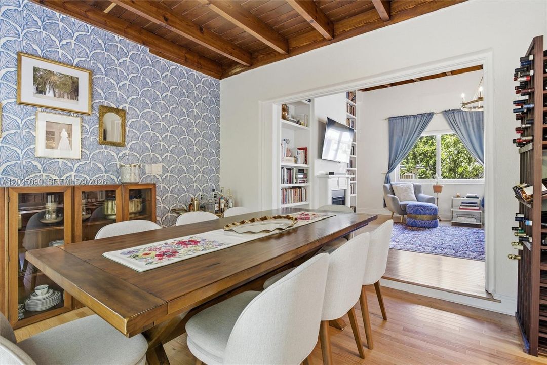 Active With Contract: $988,000 (2 beds, 2 baths, 1346 Square Feet)