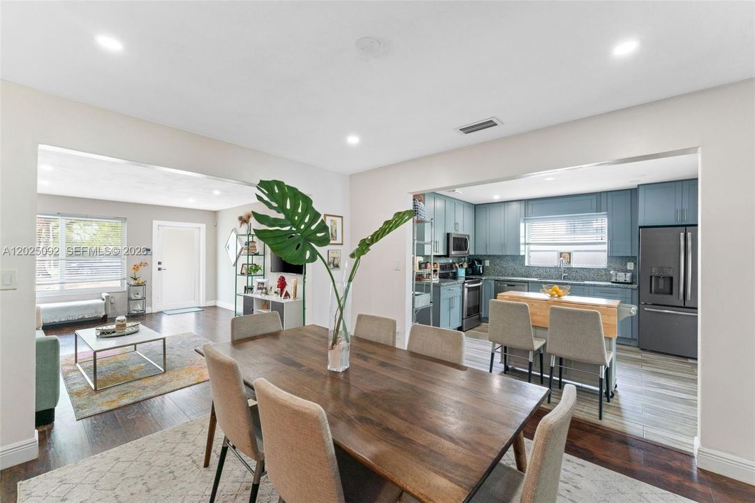 For Sale: $750,000 (4 beds, 2 baths, 1976 Square Feet)