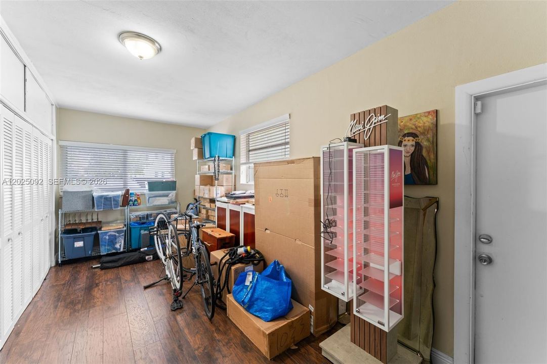 For Sale: $750,000 (4 beds, 2 baths, 1976 Square Feet)
