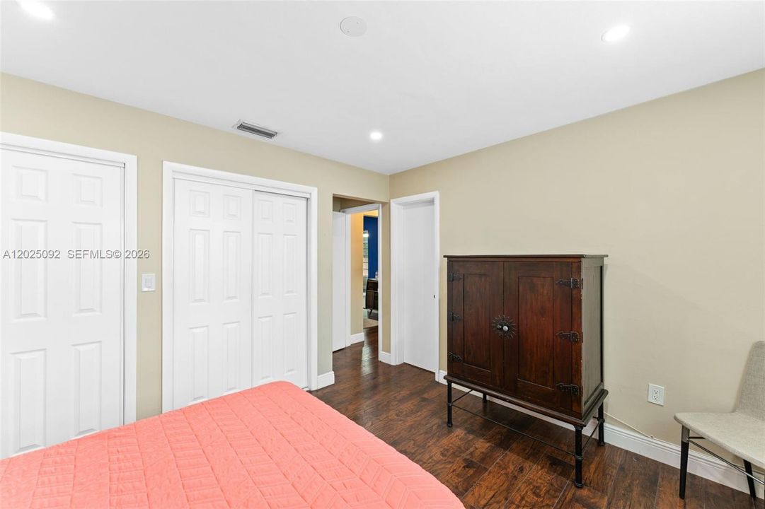 For Sale: $750,000 (4 beds, 2 baths, 1976 Square Feet)