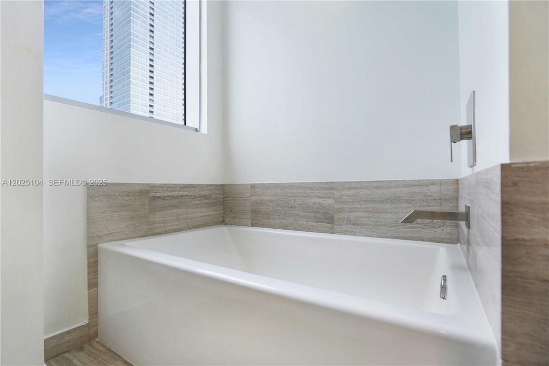 For Sale: $1,295,000 (3 beds, 2 baths, 1308 Square Feet)