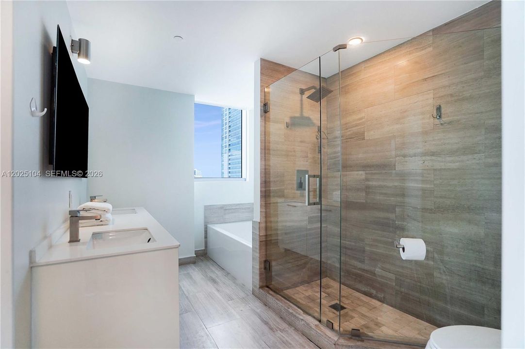 For Sale: $1,295,000 (3 beds, 2 baths, 1308 Square Feet)