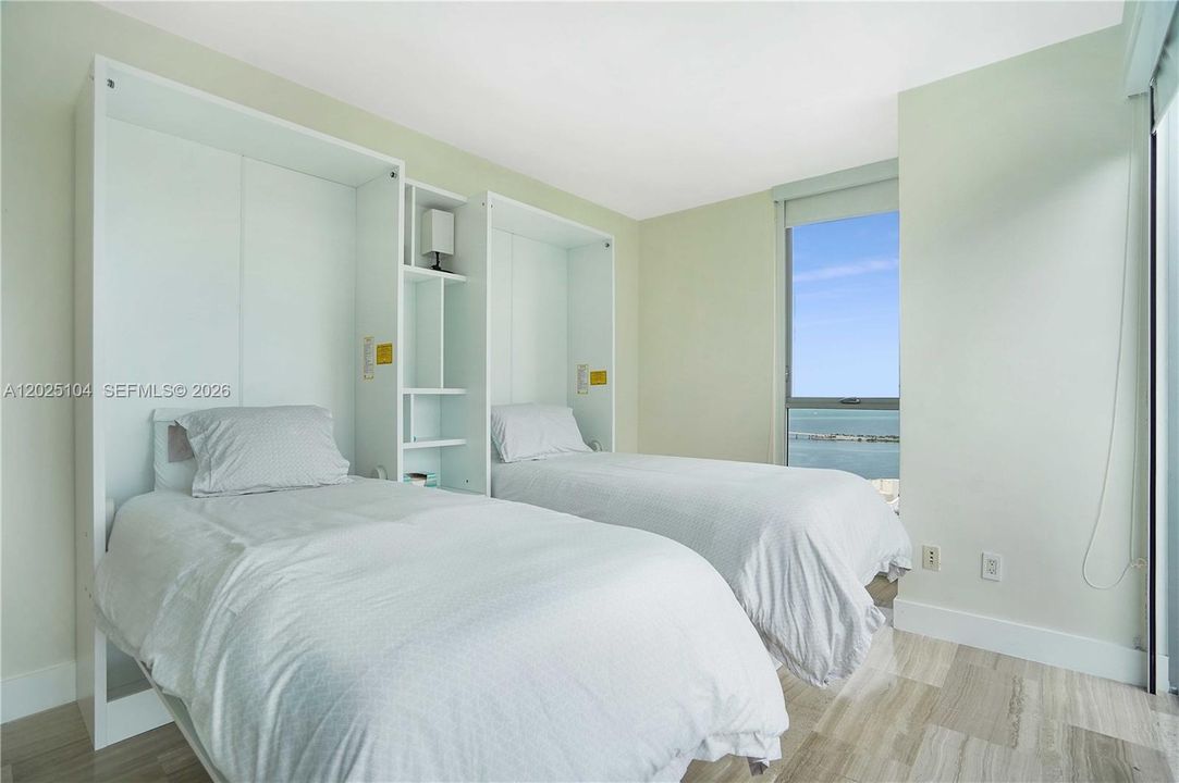 For Sale: $1,295,000 (3 beds, 2 baths, 1308 Square Feet)