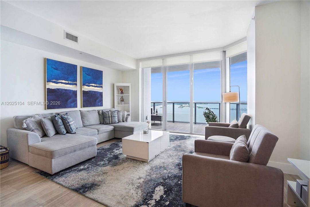 For Sale: $1,295,000 (3 beds, 2 baths, 1308 Square Feet)